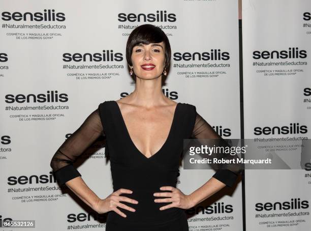 Paz Vega poses during a photocall for the Sensilis 25th Anniversary at the Hotel Espana on October 23, 2017 in Barcelona, Spain.