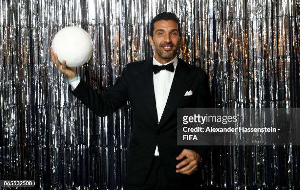 Gianluigi Buffon is pictured inside the photo booth prior to The Best FIFA Football Awards at The London Palladium on October 23, 2017 in London,...