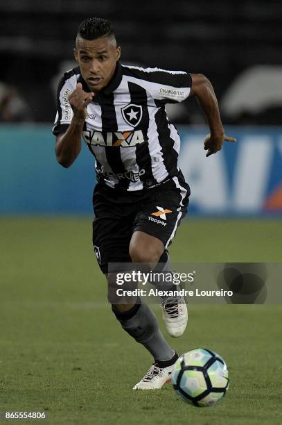 Arnaldo of Botafogo runs with the ball during the match between Botafogo and Corinthians as part of Brasileirao Series A 2017 at Engenhao Stadium on...