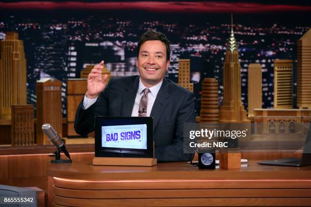 Jimmy Fallon Sign 1,191 Jimmy Fallon Desk Stock Photos, High-Res Pictures, and Images ...