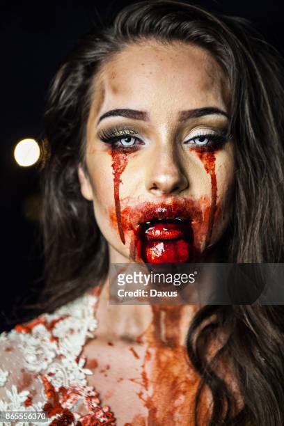  fotos e imágenes de Zombie Makeup - Getty Images