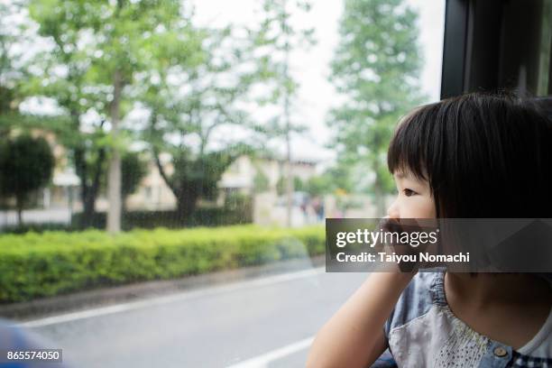 girl on the bus - chiba bus stock-fotos und bilder