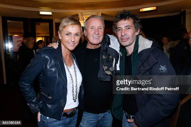 Yves Renier standing between his wife Karin and Actor of the piece Eric Elmosnino attend the "Ramses II" Theater Play at Theatre des Bouffes...