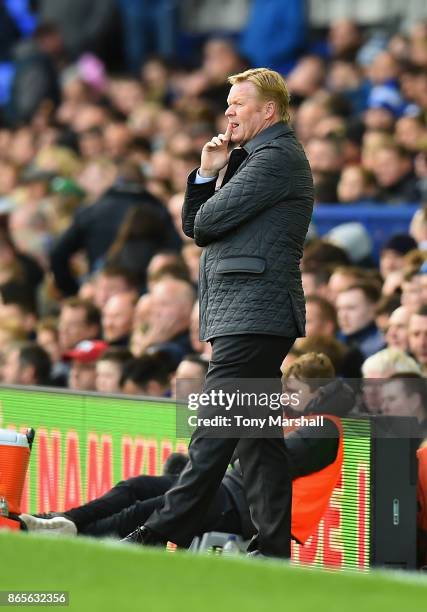 Ronald Koeman, Manager of Everton during the Premier League match between Everton and Arsenal at Goodison Park on October 22, 2017 in Liverpool,...