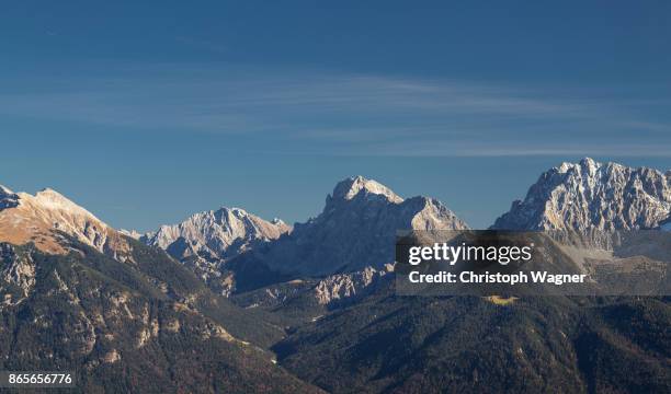 bavaria alps - wettersteingebirge - bavarian alps stock-fotos und bilder