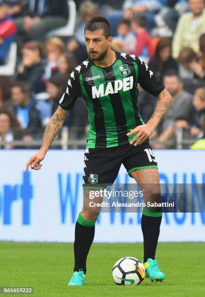 Francesco Acerbi of US Sassuolo in action during the Serie A match betweenSpal and US Sassuolo at Stadio Paolo Mazza on October 22, 2017 in Ferrara,...