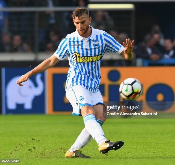 Francesco Vicari of Spal in action during the Serie A match betweenSpal and US Sassuolo at Stadio Paolo Mazza on October 22, 2017 in Ferrara, Italy.