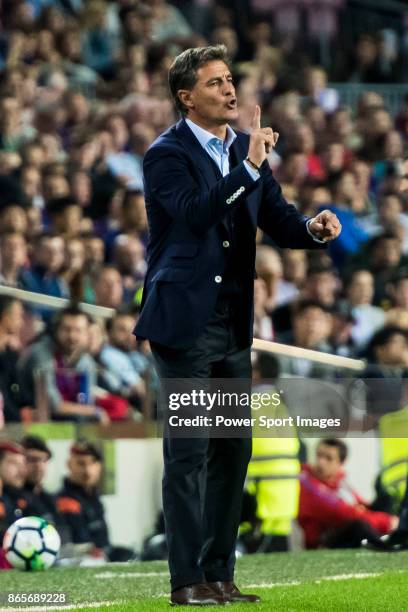 Coach Jose Miguel Gonzalez Martin del Campo, Michel, of Malaga CF reacts during the La Liga 2017-18 match between FC Barcelona and Malaga CF at Camp...