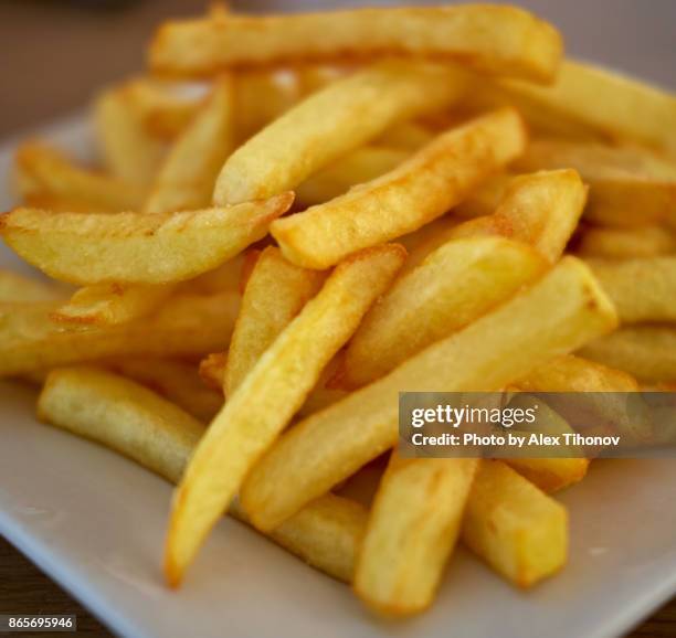 french fries - freidora fotografías e imágenes de stock