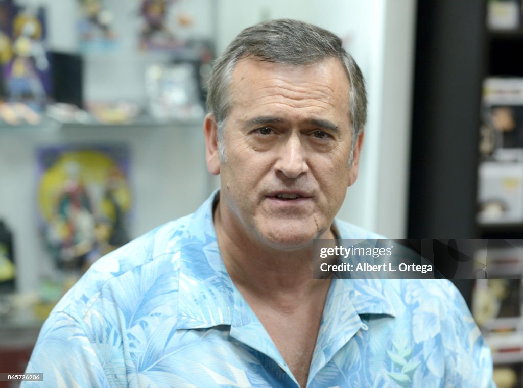 Bruce Campbell Book Signing "Hail To The Chin"