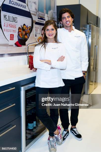 Miri de Perez-Cabrero and Jorge Brazalez attend Aguinamar showcooking at Kitchen Club on October 24, 2017 in Madrid, Spain.