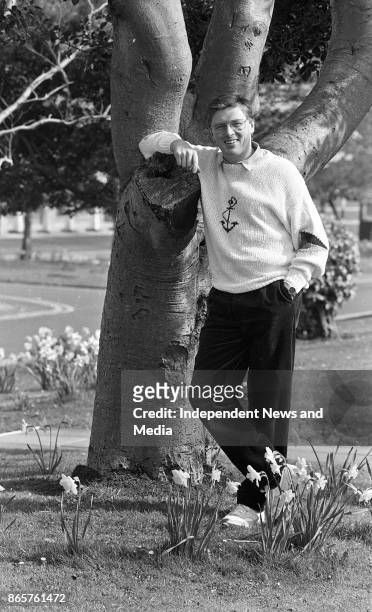 Pat Kenny relaxes in the sunshine at the RTE studios in Donnybrook, March 31, 1990. .