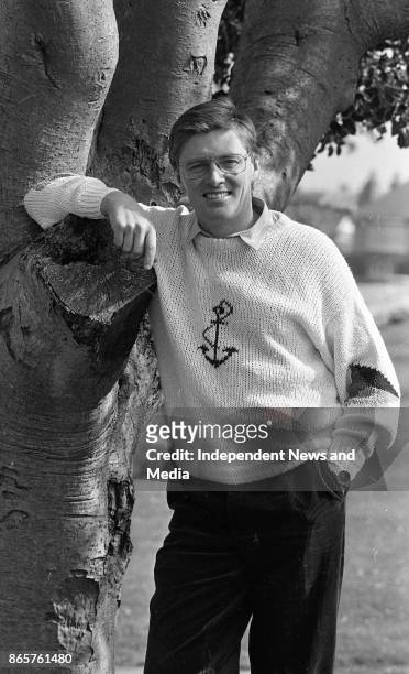 Pat Kenny relaxes in the sunshine at the RTE studios in Donnybrook, March 31, 1990. .