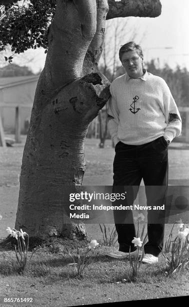 Pat Kenny relaxes in the sunshine at the RTE studios in Donnybrook, March 31, 1990. .