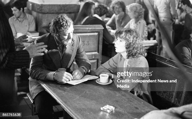 Actors Michael Caine and Julie Walters on the set of the film 'Educating Rita' at Trinity College, Dublin, August 10, 1982. .