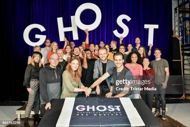 Willemijn Verkaik, Marion Campel, Andreas Bongard, Alexander Klaws and the remaining cast during the rehearsal of 'Ghost - The Musical' on October...