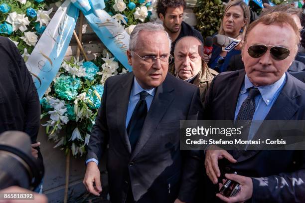 Lazio Chairman Claudio Lotito and a delegation including players Wallace and Felipe Anderson lay flowers at Rome's synagogue after a group of the...
