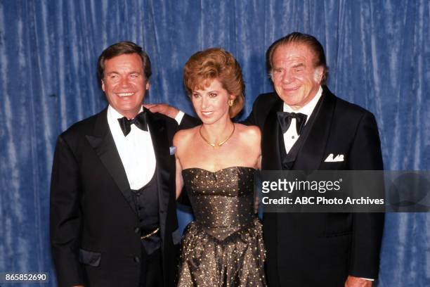 Robert Wagner, Stephanie Powers and Lionel Stander at The 35th Primetime Emmy Awards on September 25, 1983 at Pasadena Civic Auditorium in Pasadena,...