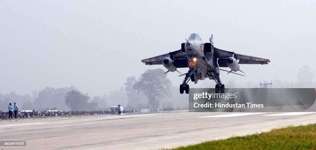 IAF Fighter Jets Make Touchdowns, Takeoffs On Lucknow-Agra Expressway