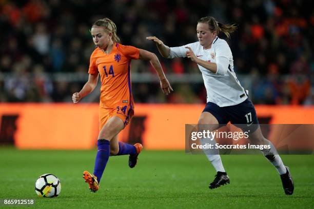 Jackie Groenen of Holland Women, Kristine Minde of Norway Women during the World Cup Qualifier Women match between Holland v Norway at the Noordlease...