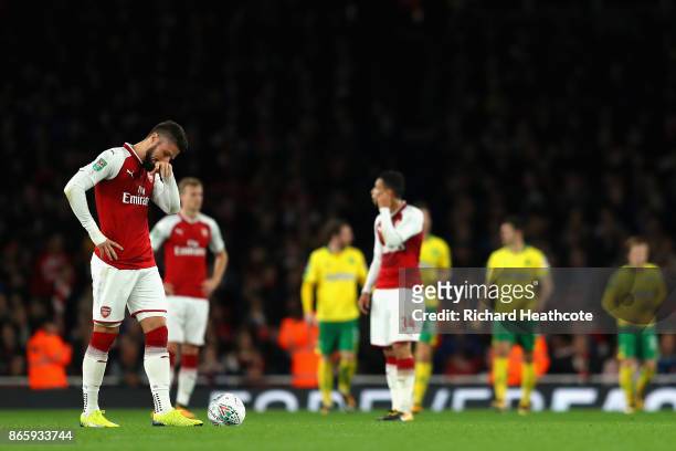 Players of Arsenal looks dejected during the Carabao Cup Fourth Round match between Arsenal and Norwich City at Emirates Stadium on October 24, 2017...