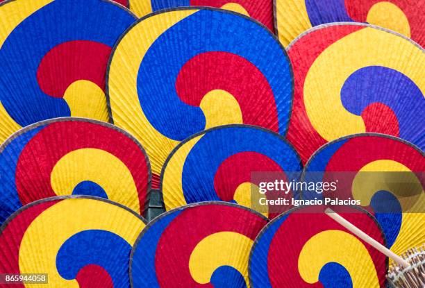 souvenir (korean fan), gift shop, seoul market - korean traditional pattern stock pictures, royalty-free photos & images