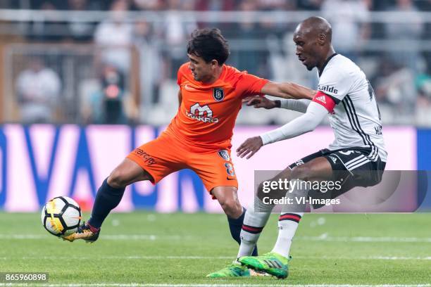 Jose Marcio Da Costa of Istanbul Medipol Basaksehir FK, Atiba Hutchinson of Besiktas JK during the Turkish Spor Toto Super Lig football match between...