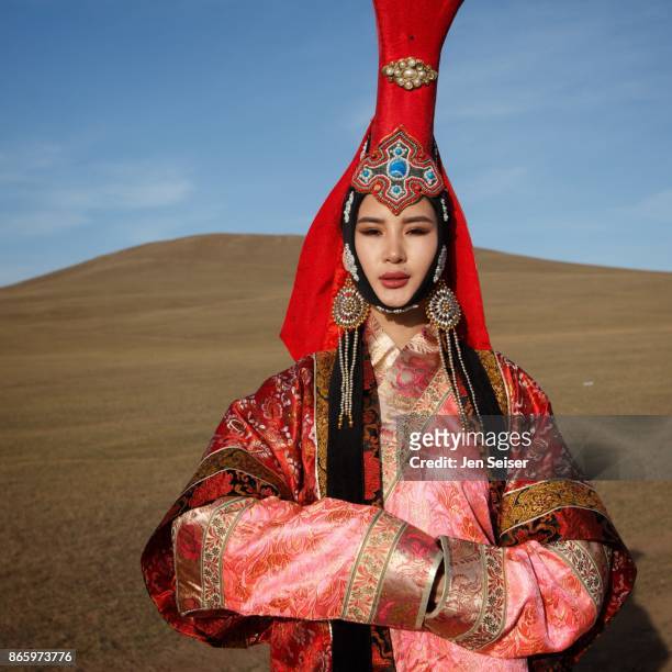 mongolian-woman-in-traditional-queens-costume.jpg