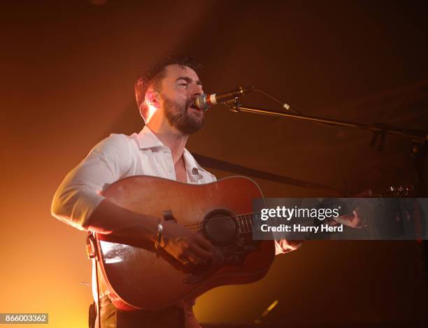 Liam Fray performs at Portsmouth Wedgewood Rooms on October 24, 2017 in Portsmouth, England.