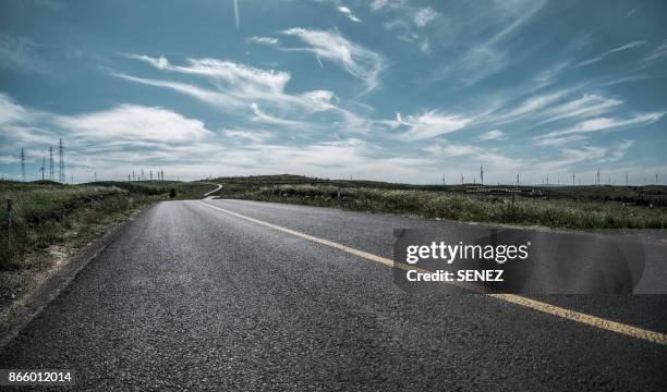 empty road - empty road stock pictures, royalty-free photos & images