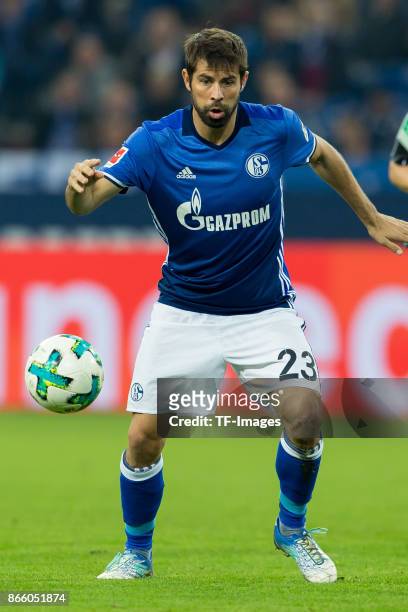 Coke of Schalke controls the ball during the Bundesliga match between FC Schalke 04 and 1. FSV Mainz 05 at Veltins-Arena on October 20, 2017 in...