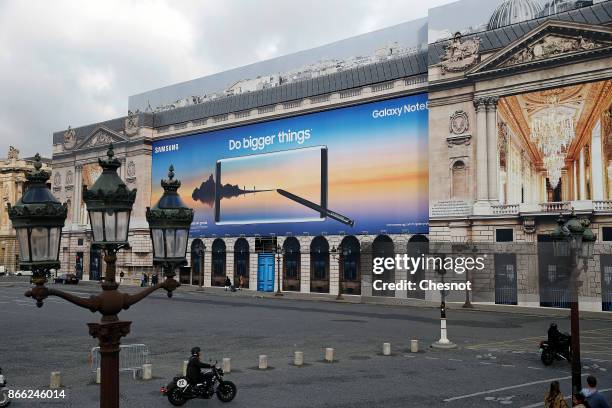 Giant advertisement for the new Samsung Galaxy Note 8 phone is displayed on "Place de la Concorde" on October 25, 2017 in Paris, France. The new...