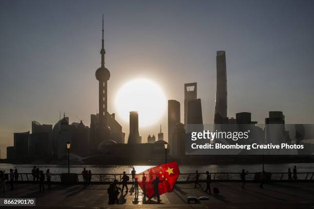 general views of shanghai - general views of shanghais economy stockfoto's en -beelden