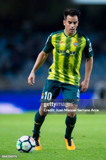 Jose Manuel Jurado of RCD Espanyol controls the ball during the La Liga match between Real Sociedad de Futbol and RCD Espanyol at Estadio Anoeta on...