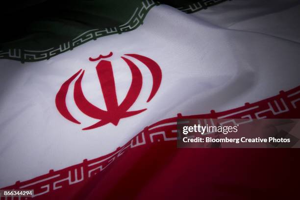 iranian flag - iran fotografías e imágenes de stock