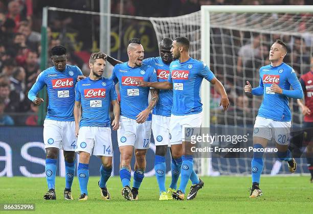 Amadou Diawara, Marek Hamsik, Kalidou Koulibaly, Faouzi Ghoulam, Piotr Zielinski and Dries Mertens of SSC Napoli celebrate the 1-1 goal scored by...