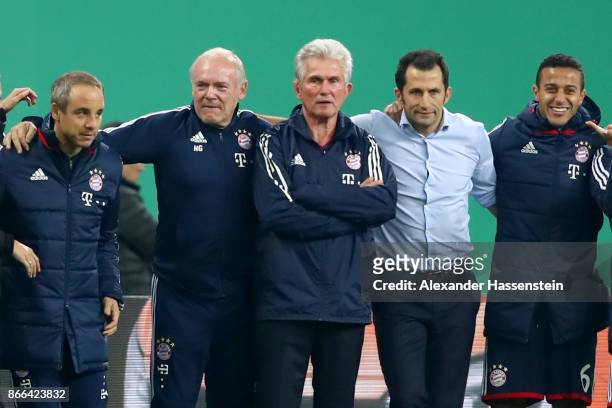 Teamdoctor Volker Braun, assistent coach Hermann Gerland, head coach Jupp Heynckes, sporting director Hasan Salihamidzic and Thiago Alcantara of...