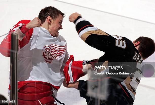 Tomas Kopecky of the Detroit Red Wings fights with Francois Beauchemin of the Anaheim Ducks during Game Four of the Western Conference Semifinals...