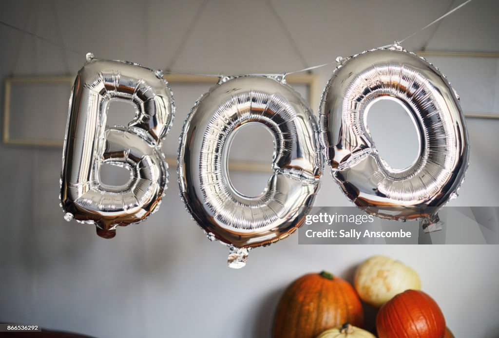 Balloons that spell boo