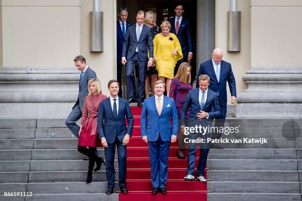 King Willem-Alexander and Prime Minister Mark Rutte present the new cabinet on the stairs of Palace Noordeinde on October 24, 2017 in The Hague,...