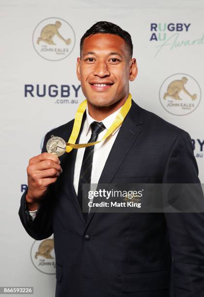 Israel Folau poses with the John Eales Medal during the 2017 Rugby Australia Awards at Royal Randwick Racecourse on October 26, 2017 in Sydney,...