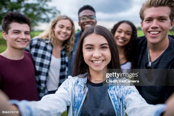 klasse selfie - veralbern stock-fotos und bilder