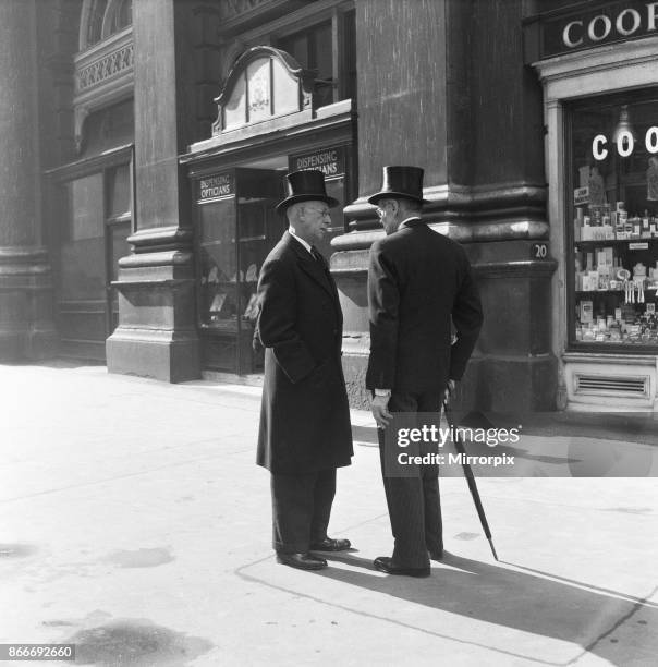 Stockbrokers near Throgmorton Street, 12th March 1954.