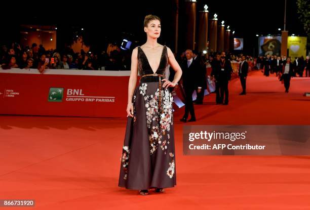 British actress Rosamund Pike arrives for the premiere of the film "Hostiles" at the 12th Rome Film Festival on October 26, 2017 in Rome. / AFP PHOTO...