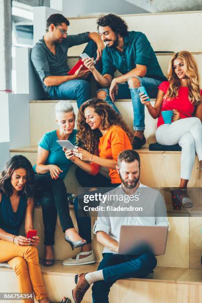 verschillende levensstijlen concept - middelgrote groep mensen stockfoto's en -beelden