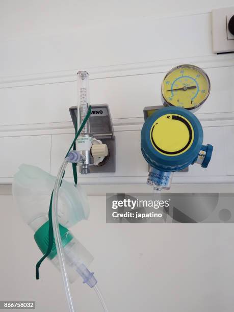 oxygen taps in a hospital room - streptomyces stock pictures, royalty-free photos & images