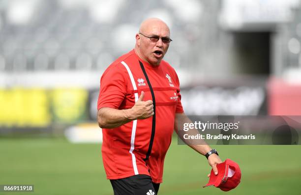 Coach John Kear talks to his players during a Wales Rugby League World Cup captain's run at the Oil Search National Football Stadium on October 27,...