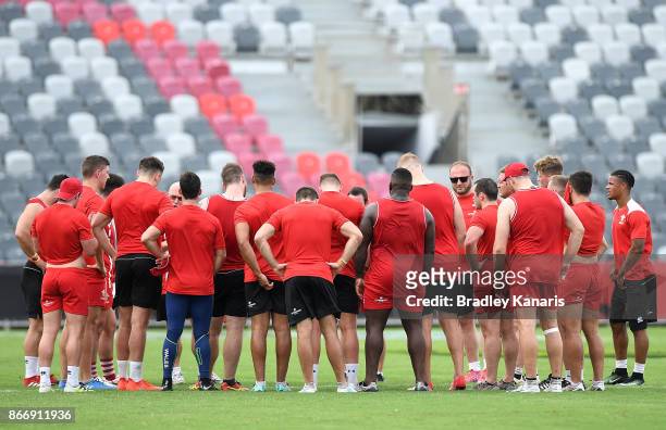 Coach John Kear talks to his players during a Wales Rugby League World Cup captain's run at the Oil Search National Football Stadium on October 27,...