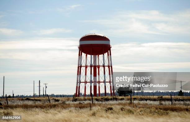 water tower near flagstaff, arizona, usa - water tower storage tank stockfoto's en -beelden