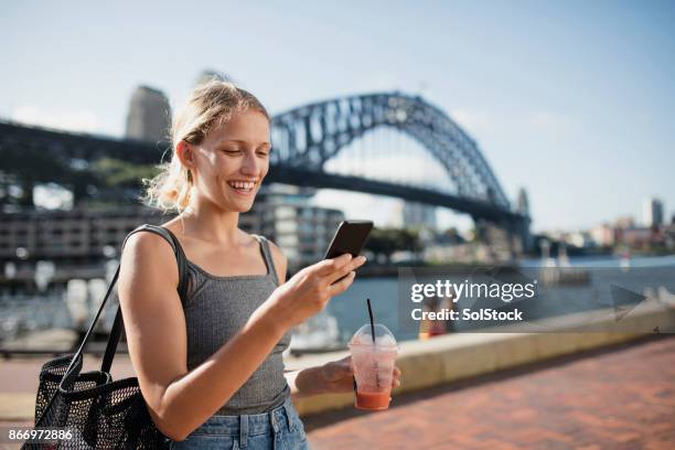 besöker sydney - australia women bildbanksfoton och bilder